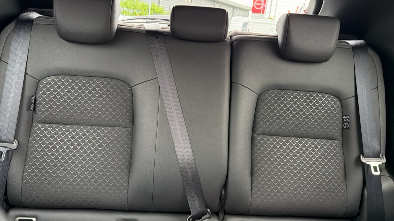 Nissan Juke 1.0 DiG-T N-Connecta 5dr DCT Petrol Hatchback